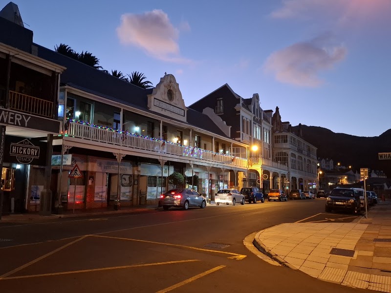 SIMON'S TOWN BOTTLE STORE - SIMON'S TOWN BOTTLE STORE, 98 St George's St, Simon's Town, Cape Town, 7995, South Africa