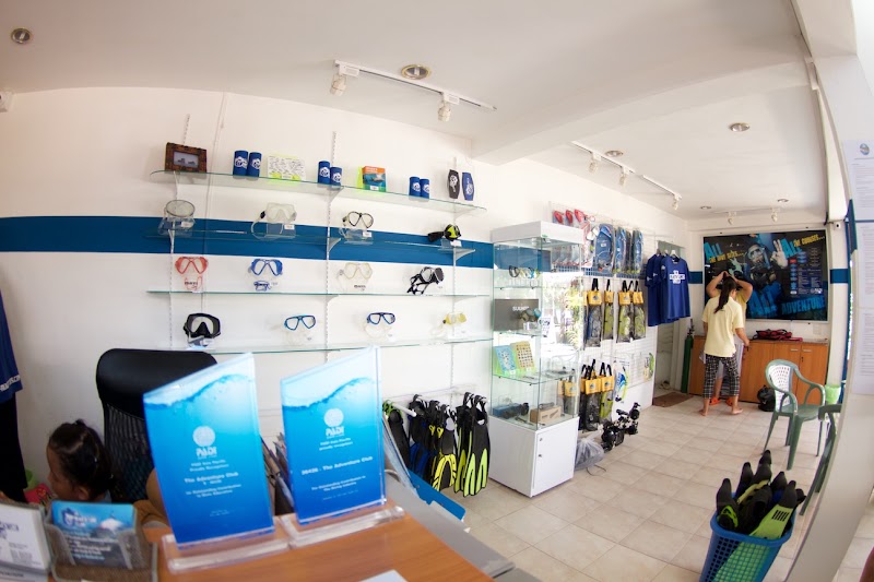 The Adventure Club - Scuba Diving Phi Phi Island - The Adventure Club - Scuba Diving Phi Phi Island Phi Phi Island 125/ 19, ตำบล อ่าวนาง Muang, กระบี่ 81210, Thailand