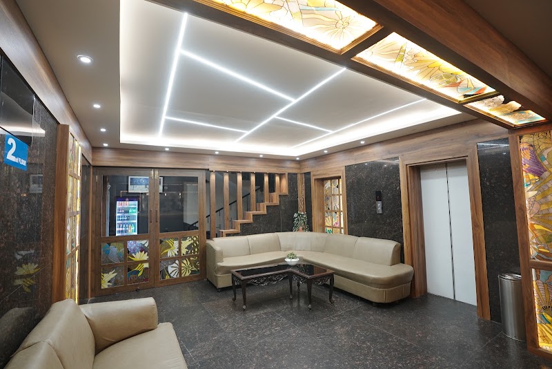 Hotel Luciya International Near Prabha Theatre - Hotel Luciya International Near Prabha Theatre, 1771, URS Complex, Sardar Patel Rd, near Prabha Theater, Devaraja Mohalla, Mandi Mohalla, Mysuru, Karnataka 570001, India