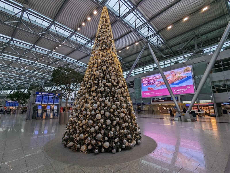 Duesseldorf Airport - Duesseldorf Airport, Flughafenstraße 105, 40474 Düsseldorf, Germany