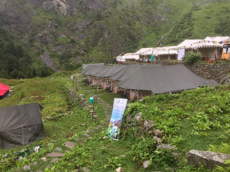 Blue Poppy Swiss Cottage camps - Blue Poppy Swiss Cottage camps Helipad Ground, Ghangaria, Uttarakhand 246443, India