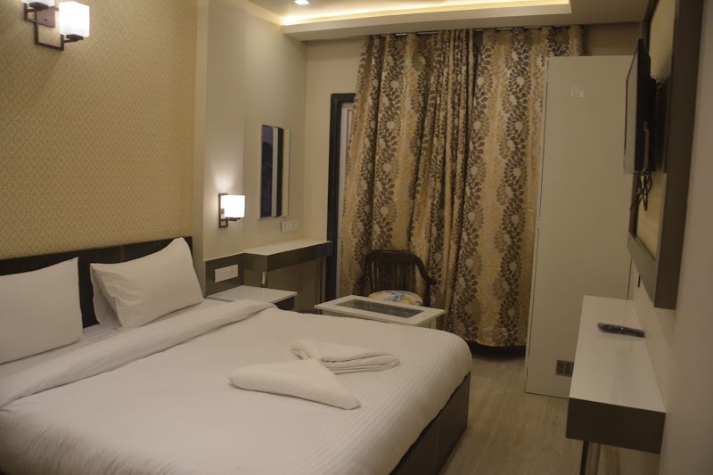 Hotel Varanasi Heritage - Hotel Varanasi Heritage B2/50A, Bhadaini, Tulsi Ghat, Assi Rd, Shivala, Varanasi, Uttar Pradesh 221001, India