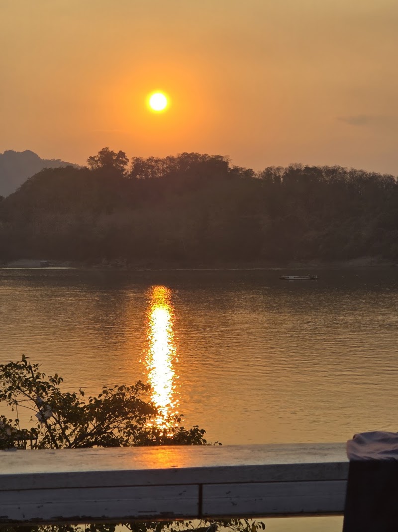 Riverside bar - Riverside bar, V4MH+W3W, Phothisalath Rd, Luang Prabang, Laos
