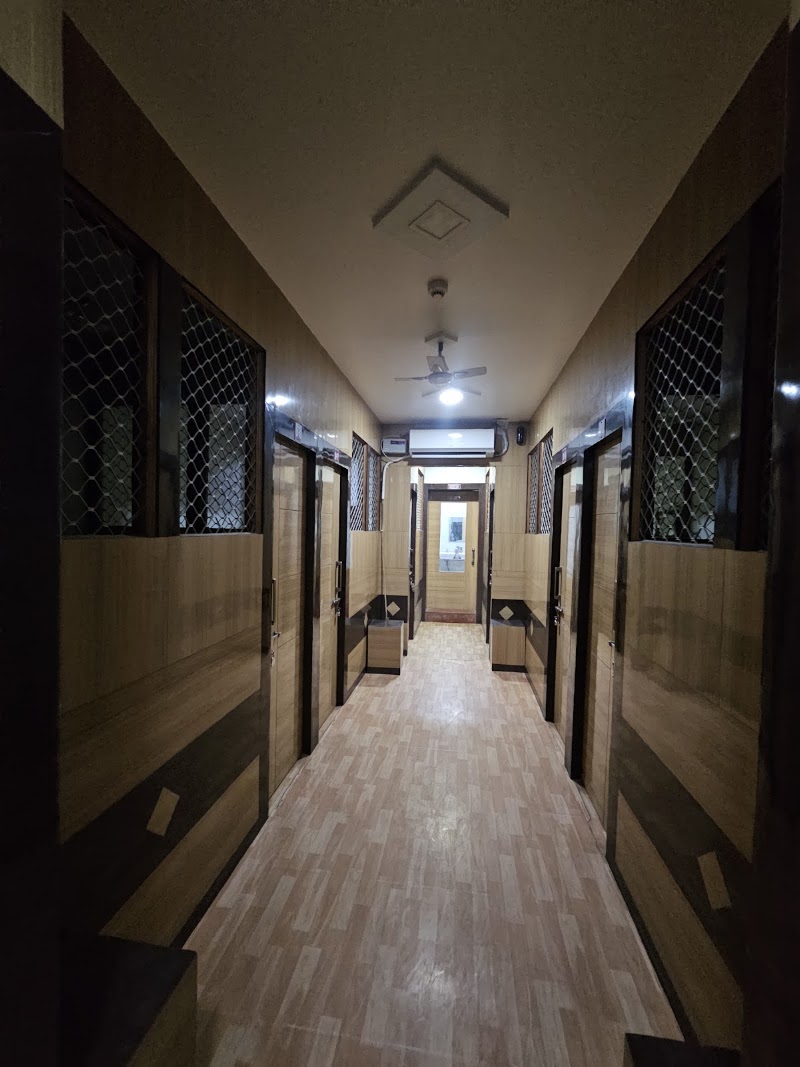 Lucknow Junction Retiring room - Lucknow Junction Retiring room, Preeti Nagar, Railway Colony, Charbagh, Lucknow, Uttar Pradesh 226001, India