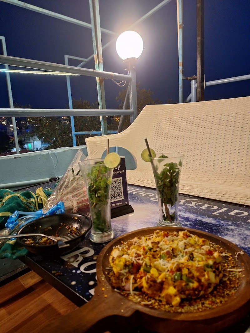Galaxy Rooftop Restaurant - Galaxy Rooftop Restaurant 138 ,mildlife hostel, chandpole Mildlife hostel, Nag Marg, amrai road, Ambamata, Udaipur, Rajasthan 313001, India