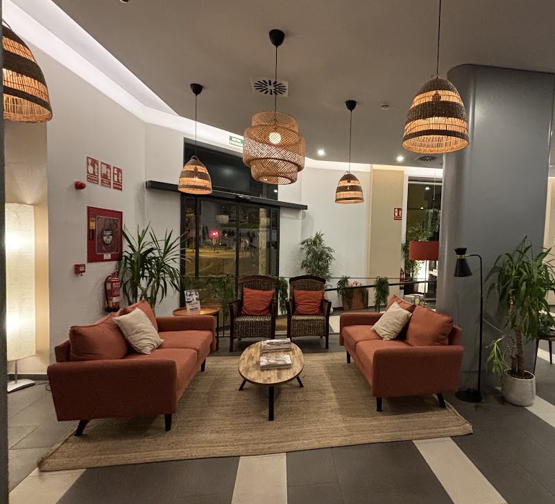 Hotel BestPrice Girona - Hotel BestPrice Girona Carrer Barcelona, 1, 17002 Girona, Spain