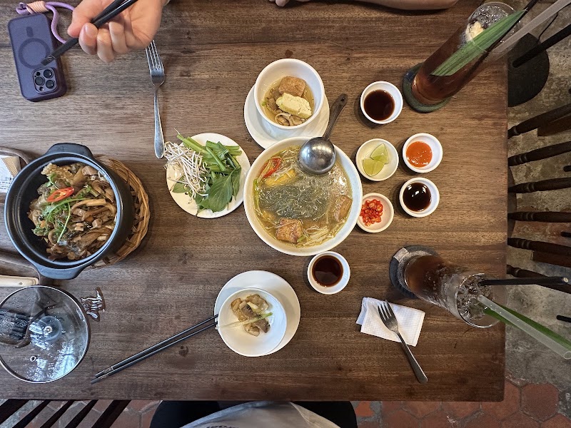 Rau Ơi Quán Chay (Vegetarian) – Lê Thị Hồng Gấm - Rau Ơi Quán Chay (Vegetarian) – Lê Thị Hồng Gấm 55/15 Lê Thị Hồng Gấm, Phường Nguyễn Thái Bình, Quận 1, Thành phố Hồ Chí Minh 700000, Vietnam