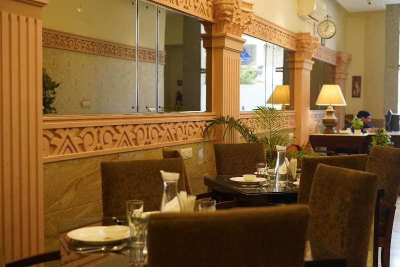 Royal Residence Premier - Cyber Hub - Royal Residence Premier - Cyber Hub A 69, Metro Station, near Mehrauli-Gurgaon Road, opposite Vatika Triangle, Sector 28, Sushant Lok Phase I, Gurugram, Haryana 122002, India