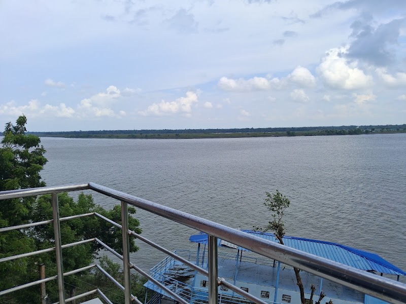 RIVER LEAF INN - RIVER LEAF INN River Road, near Public Health Engineering, Taki, West Bengal 743429, India