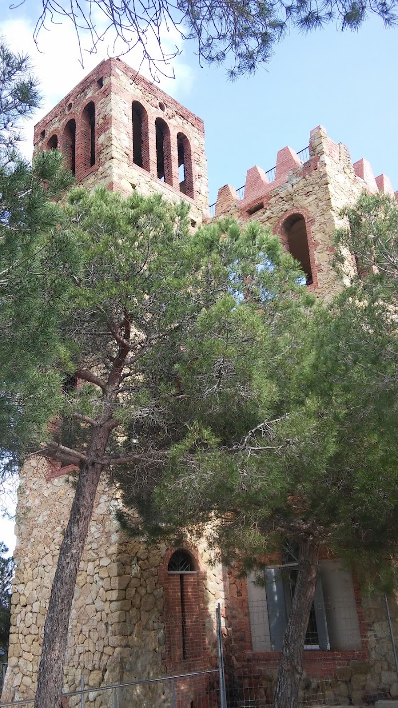Castell de Torre Baró - Castell de Torre Baró, Ctra. Alta de les Roquetes, 309, Nou Barris, 08033 Barcelona, Spain