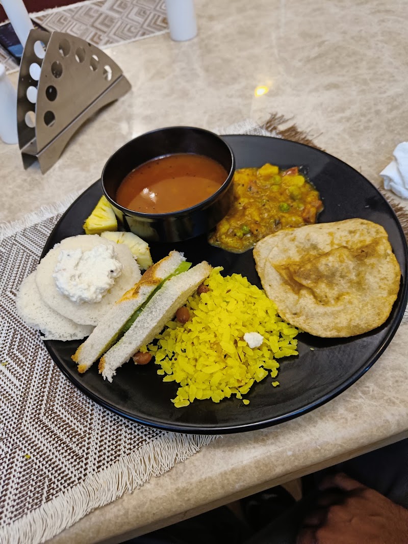 Foodies - The Multi Cuisine Restaurant - Foodies - The Multi Cuisine Restaurant Hotel Valley View, Plot No.10, Airport Rd, nr. Maa Gayatri Hospital, Pratap Nagar, Transport Nagar, Udaipur, Dholi Magari, Rajasthan 313001, India