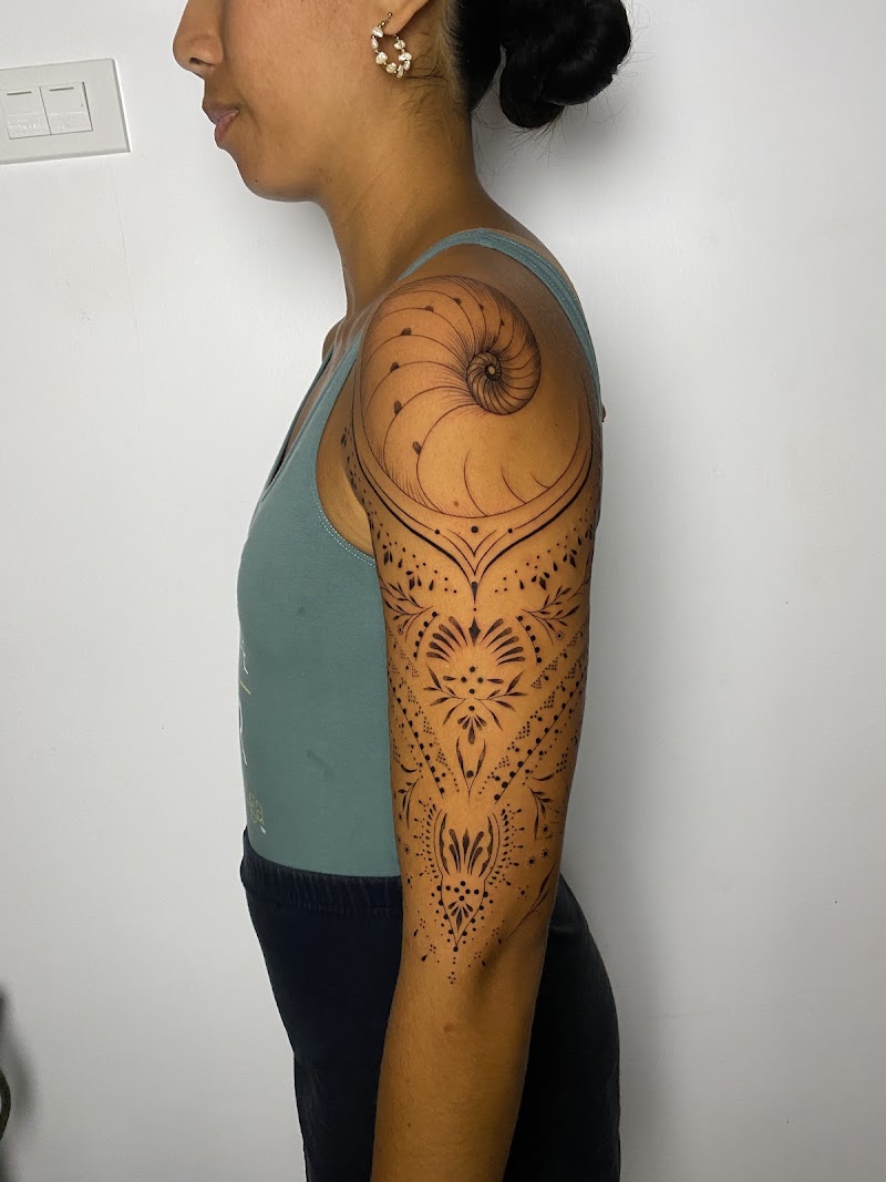 Bamboo Tattoo Siargao - Bamboo Tattoo Siargao Poblacion 3 Tourism Rd, General Luna, 8419 Surigao del Norte, Philippines