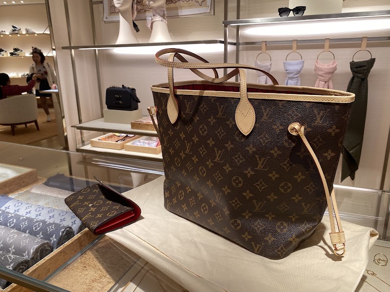 Louis Vuitton Salzbourg - Louis Vuitton Salzbourg Alter Markt 12, 5020 Salzburg, Austria