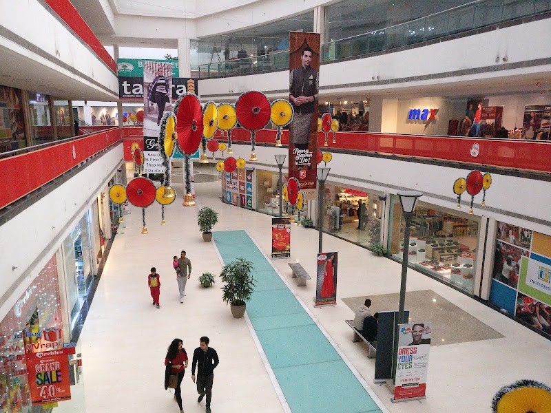 Lakshita - Lakshita Ground Floor 41a MGF, MGF Metropolitan Mall, Mehrauli-Gurgaon Rd, DLF Phase 2, Sector 25, Gurugram, Haryana 122009, India
