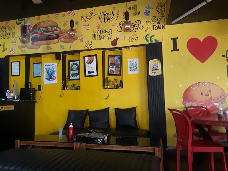 Chkn n Burger - Durg - Chkn n Burger - Durg Near, Maharaja Chowk, near Rajput fitness, Zone 1, Durg, Bhilai, Chhattisgarh 491001, India