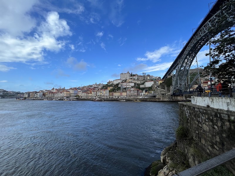 Burmester - Burmester Largo Dom Luís I 1, 4400-111 Vila Nova de Gaia, Portugal