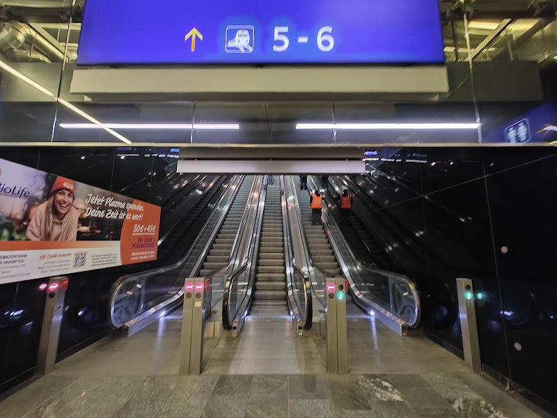 Wien Hauptbahnhof - Wien Hauptbahnhof Am Hbf 1, 1100 Wien, Austria