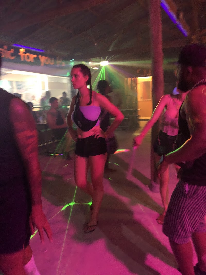 Emma Bar Full Moon Party - Emma Bar Full Moon Party 146 17 ม.2, Tambon Ban Tai, Amphoe Ko Pha-ngan, Chang Wat Surat Thani 84280, Thailand