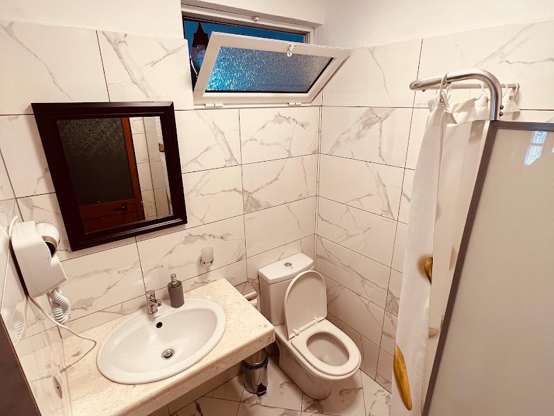 KRIS Guest House - KRIS Guest House, Rrugica Panajot Haxhimihali 5001, Berat, Albania
