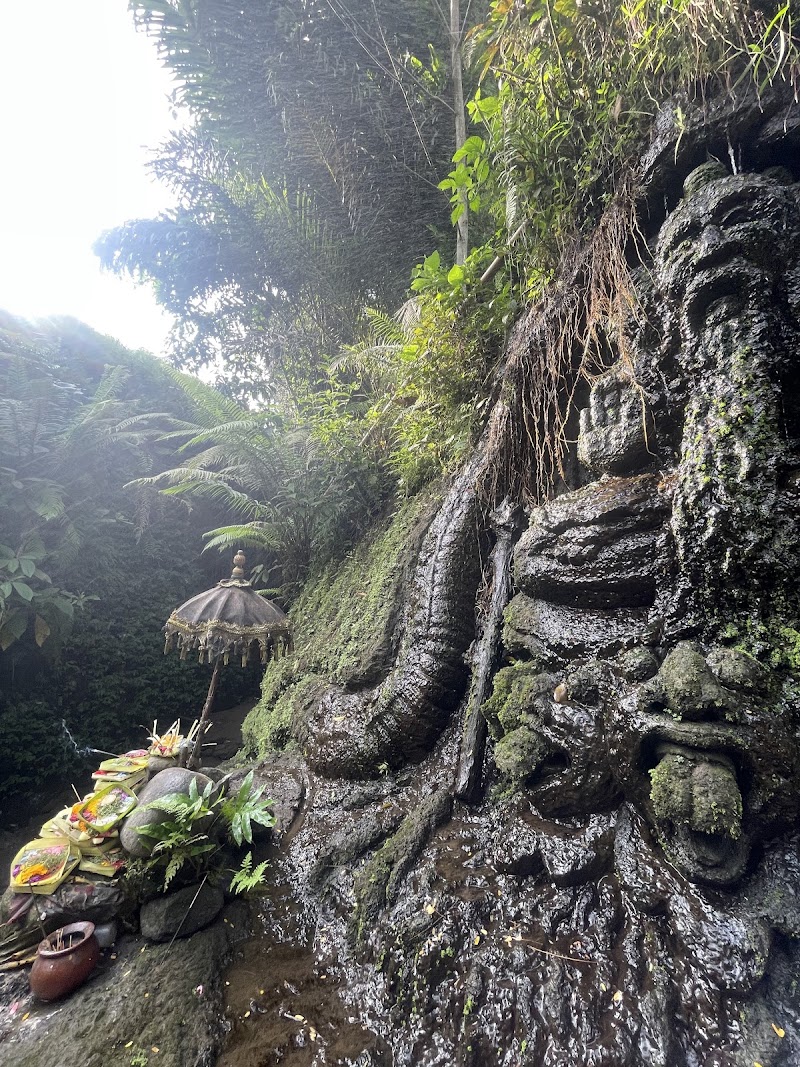 Beji Griya Park Waterfall Temple - Beji Griya Park Waterfall Temple Jl. Mawar, Punggul, Kec. Abiansemal, Kabupaten Badung, Bali 80352, Indonesia