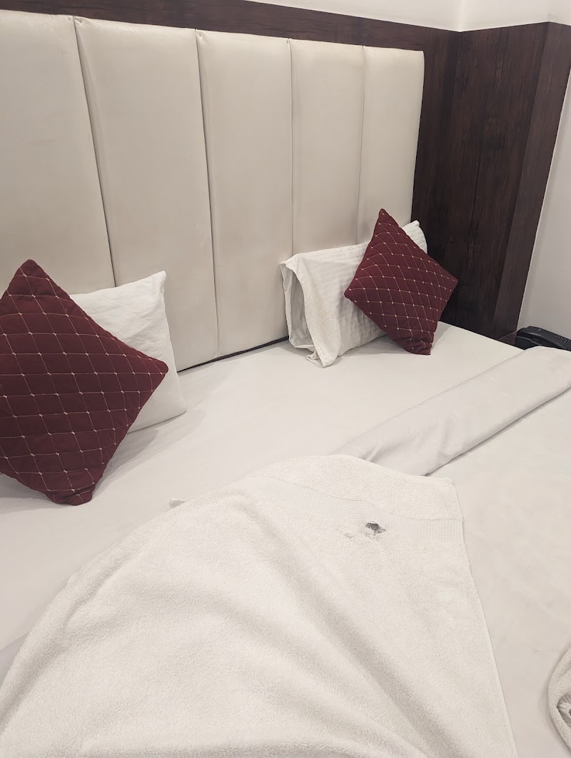 Hotel The Tark - Hotel The Tark A 203 road no 4 lane, Street Number 7, near igi Airport, Block B, Mahipalpur Village, Mahipalpur, New Delhi, Delhi 110037, India