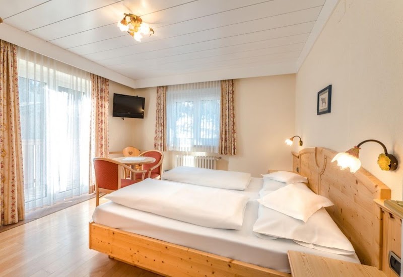 Hotel Cristallo - Hotel Cristallo Via Dursan, 84, 39047 Santa Cristina Valgardena BZ, Italy