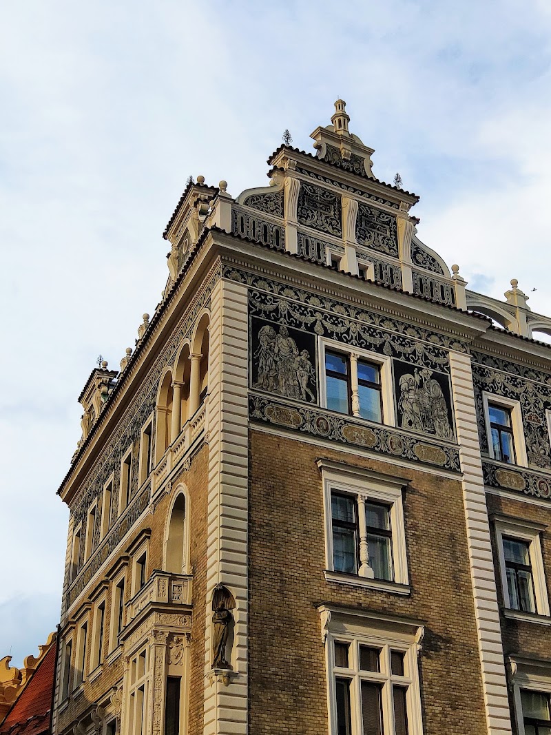 Man Hanging Out - David Černý's Statue of Sigmund Freud - Man Hanging Out - David Černý's Statue of Sigmund Freud, Husova, 110 00 Praha 1-Staré Město, Czechia