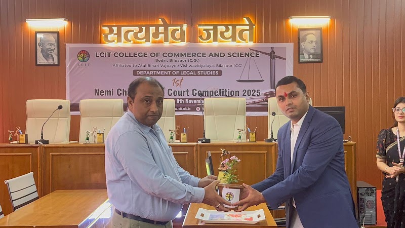 Advocate Himanshu Pandey Bilaspur High Court Chhatisgarh - Advocate Himanshu Pandey Bilaspur High Court Chhatisgarh, Villa no.5, Sunflower Villa, opposite SBI, Chakarbhatha, Bilaspur, Chhattisgarh 495220, India