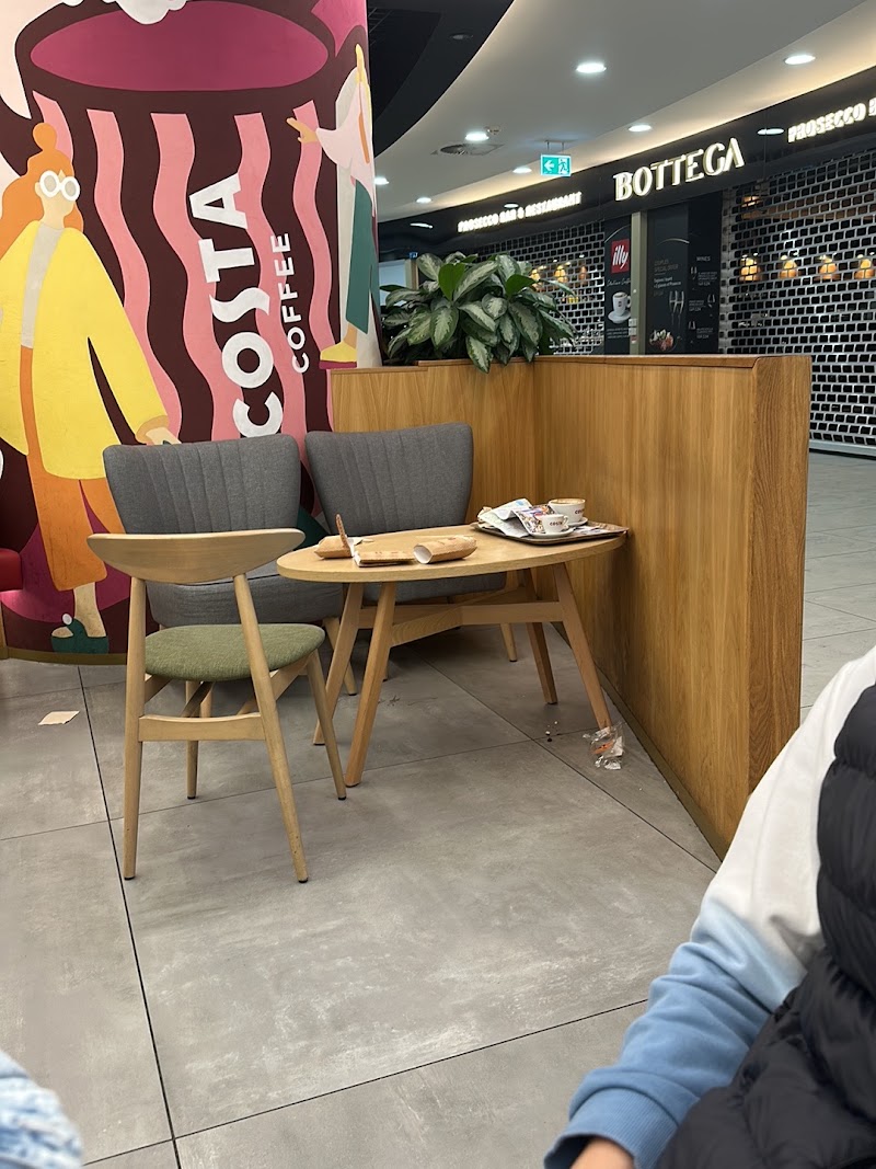 Costa Coffee - Costa Coffee, Aviatická 1017/1, Letiště T2, landside, 161 00 Praha 6, Czechia