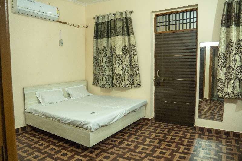 HOTEL ASTORIA ELITE - HOTEL ASTORIA ELITE, Neerav Nikunj, Bhawna Estate, 245/95, Sikandra-Bodla Rd, phase 1, Sikandra, Agra, Uttar Pradesh 282007, India