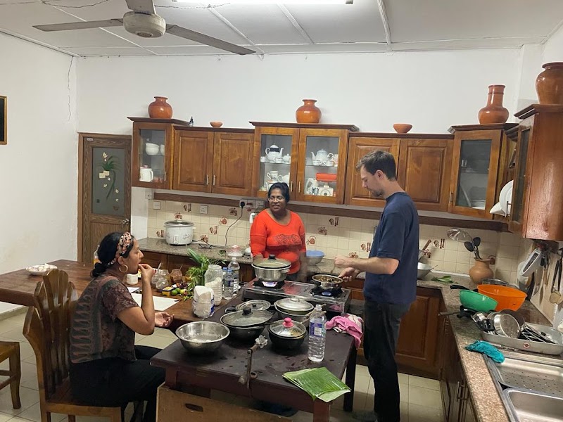 Lucky Fort Restaurant And Cooking Class And Boat Rides