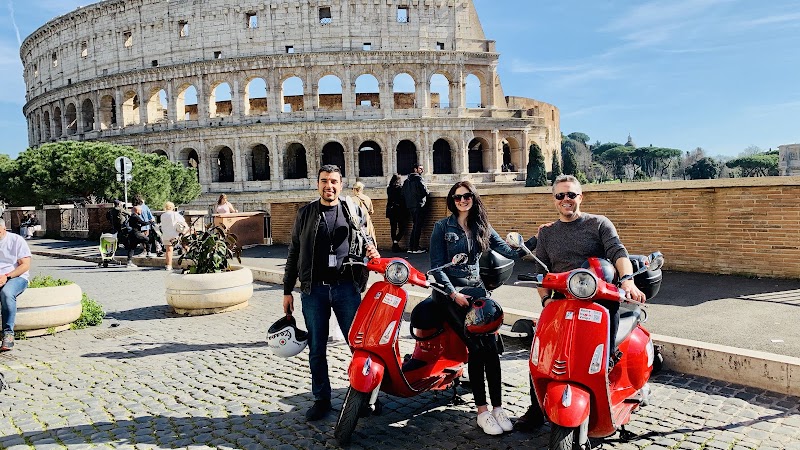 VESPA TOUR OF ROME - ROME BY VESPA - VESPA TOUR OF ROME - ROME BY VESPA, Via della Madonna dei Monti, 00184 Roma RM, Italy