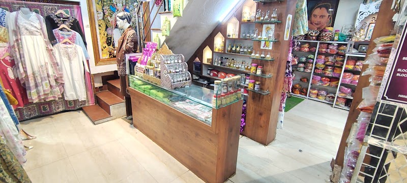 Shree Ganpati Plaza - Shree Ganpati Plaza, 117, Pannadhay Marg, Hathipole, Chamanpura, Udaipur, Rajasthan 313004, India