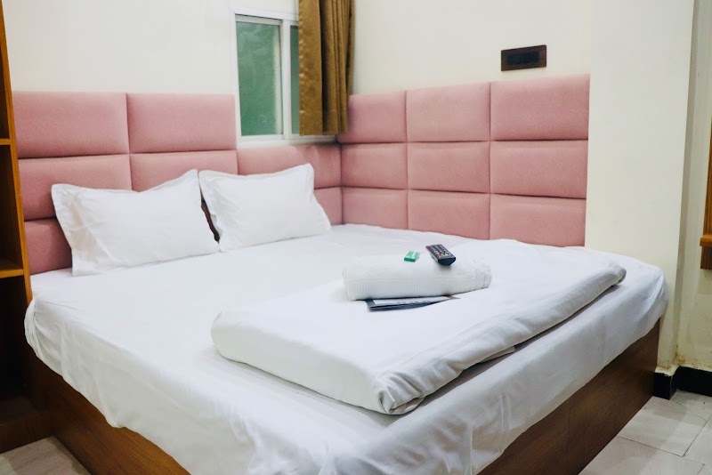 Hotel Manoram - Hotel Manoram 115/15, Mali Ka Bagicha, Gadha Puliya, Hanuman Naka, Bheru, Ujjain, Madhya Pradesh 456010, India