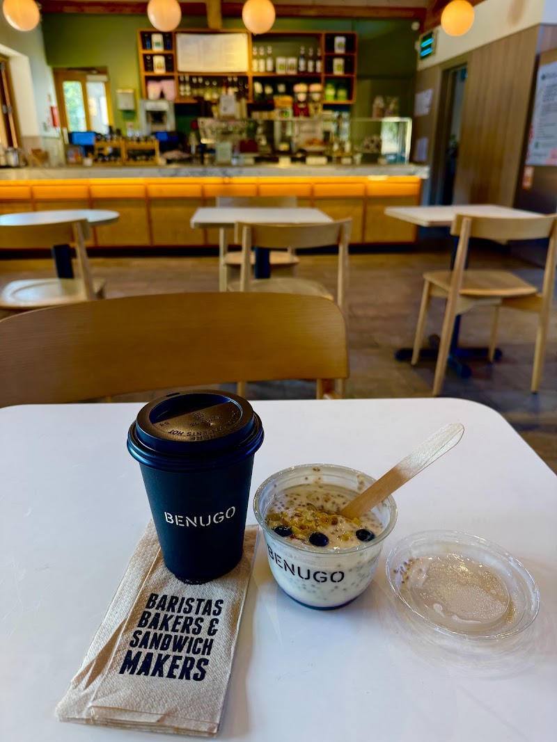 Primrose Hill Café - Primrose Hill Café, A5205, London NW8 7LS, UK