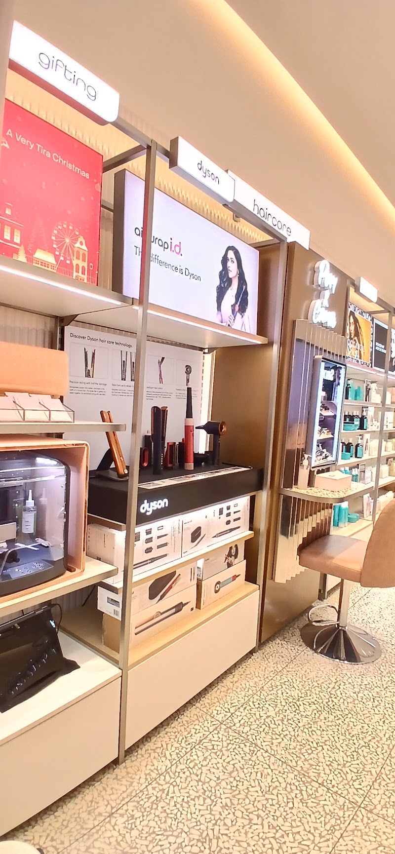 Tira, Nexus Elante Mall, Chandigarh - Tira, Nexus Elante Mall, Chandigarh, Ground floor Plot no 178 178A, Nexus Elante mall Unit 3, Industrial Area Phase I, Chandigarh, 160002, India