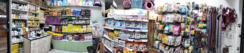 Furry cuddle Chembur nakka - Furry cuddle Chembur nakka Shop no 1/2, rishabh shopping centre, below chembur nakka mono rail station, Gulmarg Society, Chembur, Mumbai, Maharashtra 400071, India