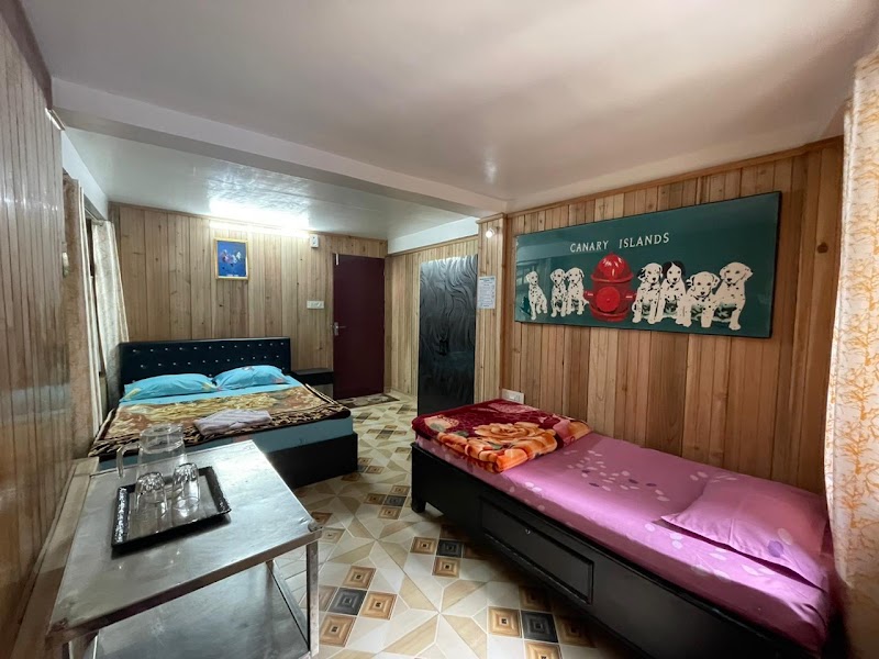 Mountain Manor Homestay - Mountain Manor Homestay 11, dr yen singh road, near st roberts school, Chauk Bazaar, Darjeeling, West Bengal 734101, India
