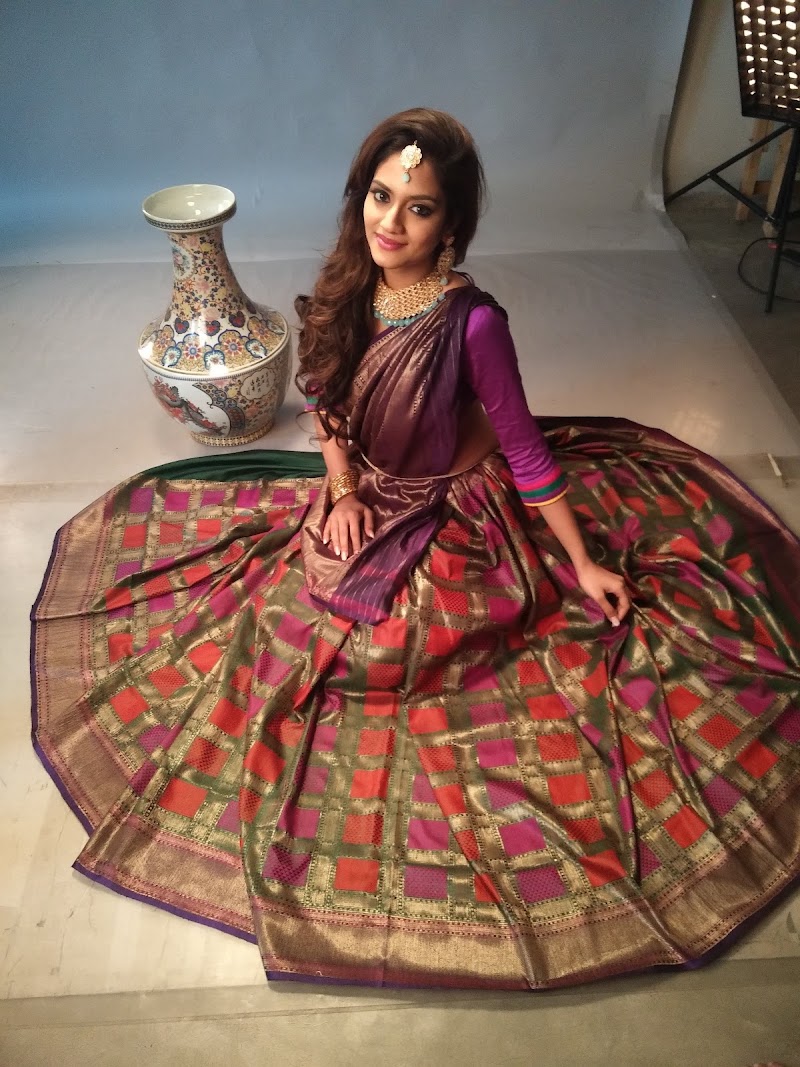 Rangoli Sarees Gariahat | Kolkata - Rangoli Sarees Gariahat | Kolkata, 117A, Rash Behari Ave, opposite Triangular Park, Dover Terrace, Gariahat, Kolkata, West Bengal 700029, India