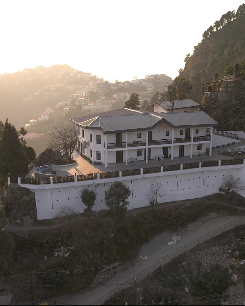 Airyland Estate By Lohono Stays – Premium 7BHK Villa in Mussoorie with Private Pool - Airyland Estate By Lohono Stays – Premium 7BHK Villa in Mussoorie with Private Pool Camels Back Rd, The Mall Road, Mussoorie, Uttarakhand 248179, India