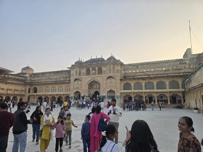 Surajpol dwaar (Sun Gate) Rajasthan - Surajpol dwaar (Sun Gate) Rajasthan Amer Palace and Fort, Amer Rd, Devisinghpura, Amer, Rajasthan 302028, India