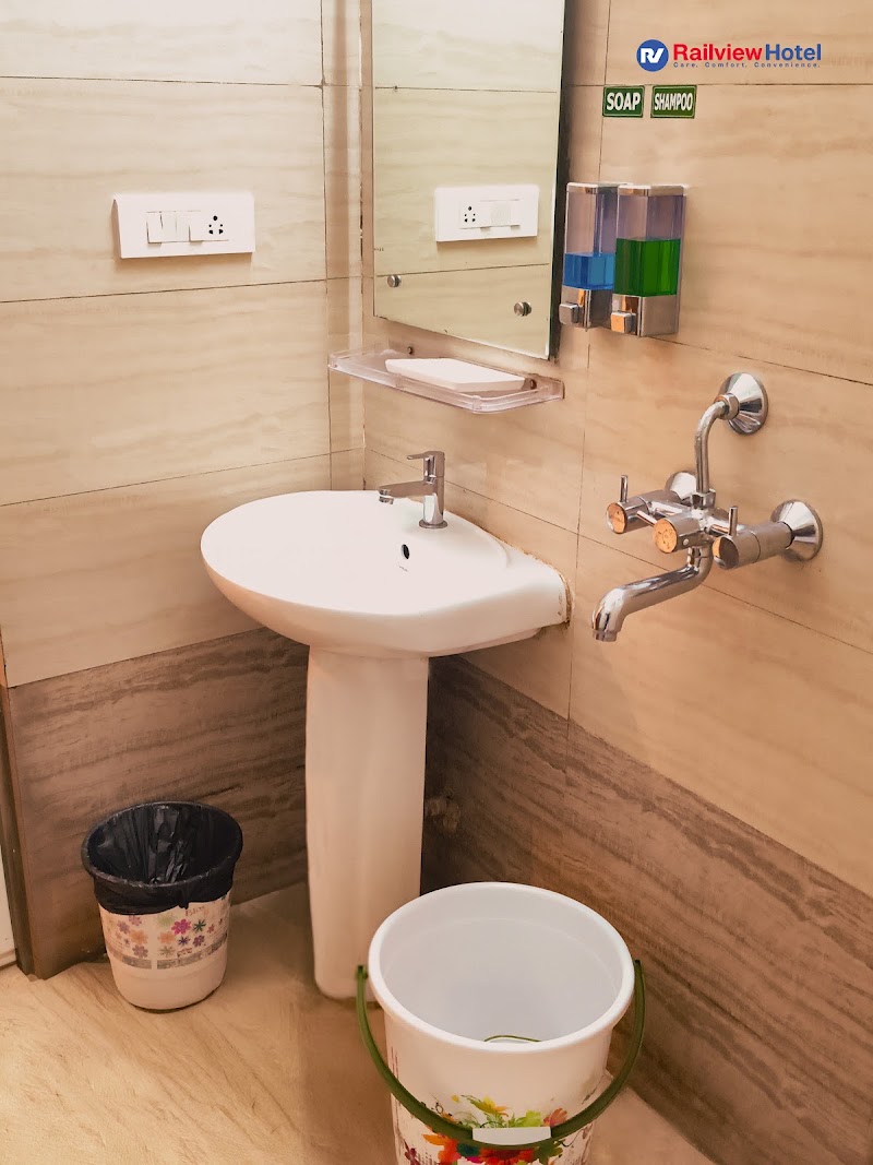 Hotel Railview Bhubaneswar - Hotel Railview Bhubaneswar 200 meters from Platform-1, 19, Lane No. 11, Ashok Nagar, Bhubaneswar, Odisha 751009, India
