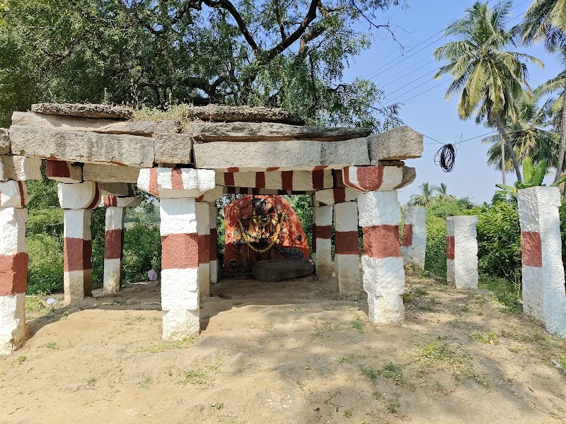 Ancient Sri Anjaneya Temple - Ancient Sri Anjaneya Temple 8FG4+WMW, Kadirampura, Karnataka 583239, India