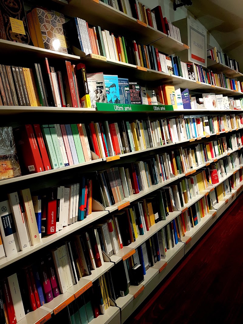Feltrinelli Librerie - Feltrinelli Librerie Via Vittorio Emanuele Orlando, 78/81, 00185 Roma RM, Italy
