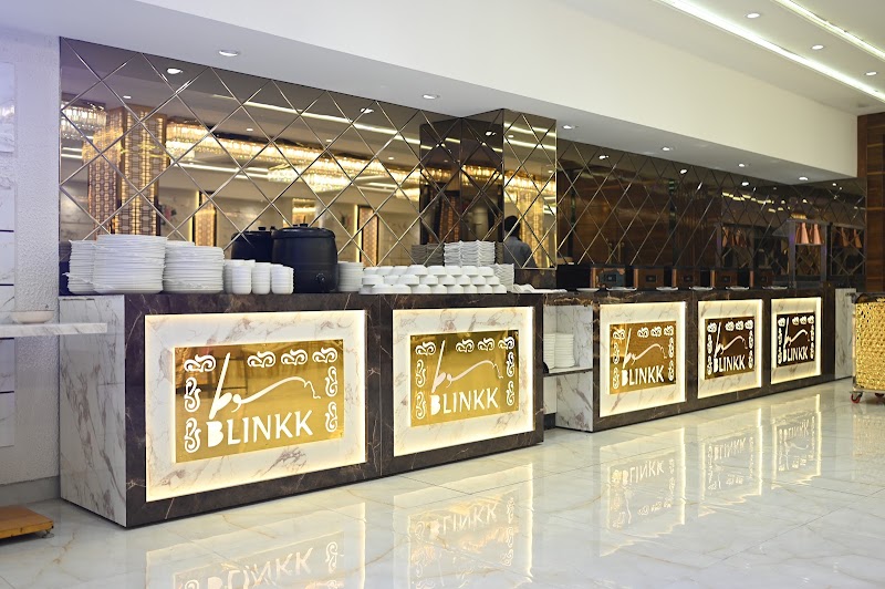Blinkk Restaurant By Zoca - Blinkk Restaurant By Zoca 62A/1/50/2A, Dr Lohia Rd, near Auto sales petrol pump, Civil Lines, Prayagraj, Uttar Pradesh 211001, India
