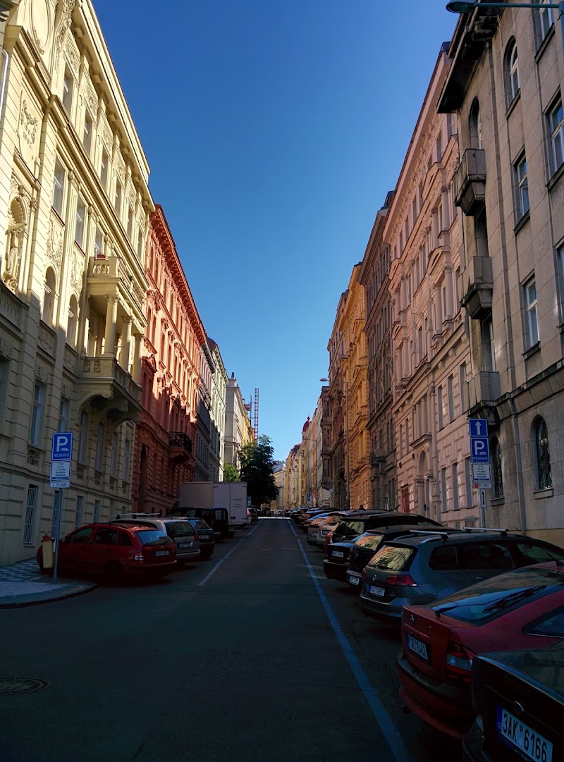 MR.PARKIT - Parking Španělská 12 - MR.PARKIT - Parking Španělská 12, Španělská 12, Vinohrady, 120 00 Praha-Praha 2, Czechia