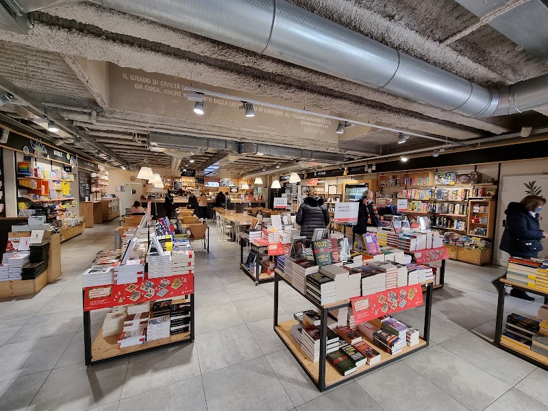 Feltrinelli Librerie - Feltrinelli Librerie, Piazza della Repùbblica, 26-27-28-29 R, 50123 Firenze FI, Italy