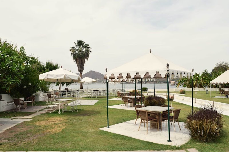 Raaj Bagh Restaurant by Fateh Collection - Raaj Bagh Restaurant by Fateh Collection Alkapuri, 5-B, Fateh Sagar Rd, Fateh Sagar Lake, Udaipur, Rajasthan 313004, India