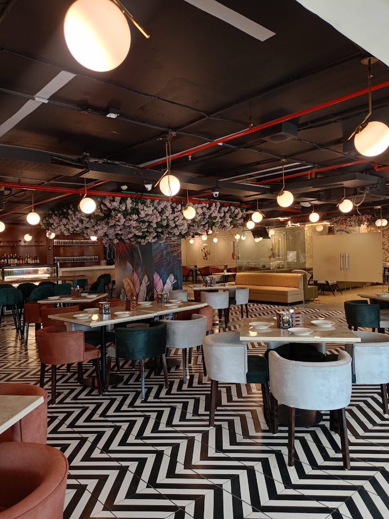 The Hot Spoon - The Hot Spoon 1 st Floor, C21 Bussiness Park, opp. Radisson Square, Pushp Vihar Colony, Scheme No 131, Indore, Madhya Pradesh 452010, India