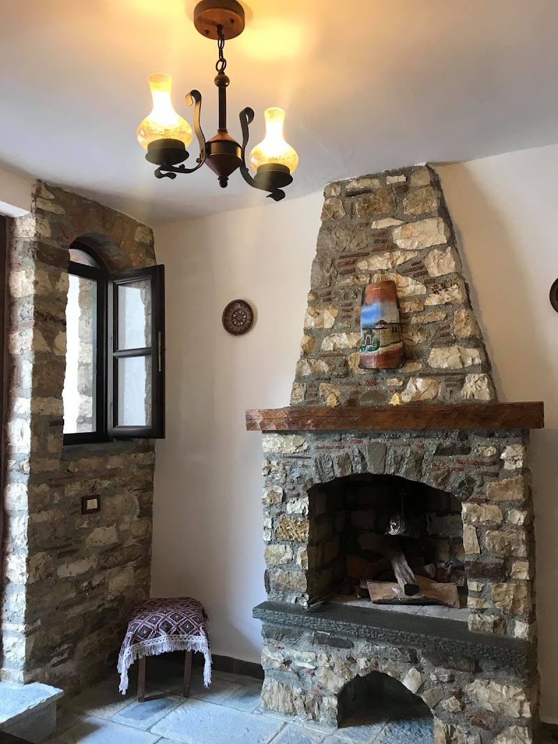 KRIS Guest House - KRIS Guest House, Rrugica Panajot Haxhimihali 5001, Berat, Albania